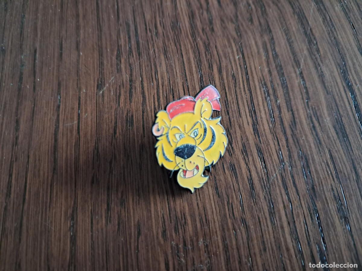 Pins de colecci&oacute;n: pin de metal, tigre, Sandokan.