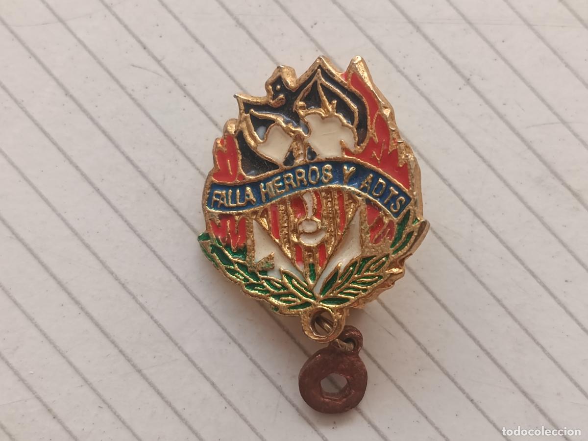 Pins de colecci&oacute;n: Fallas de Valencia. Insignia de la falla Hierros