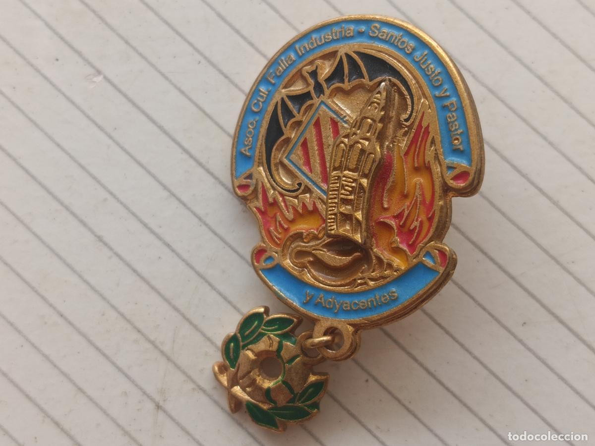 Pins de colecci&oacute;n: Fallas de Valencia. Insignia de la falla Industria Santos Justo y Pastor