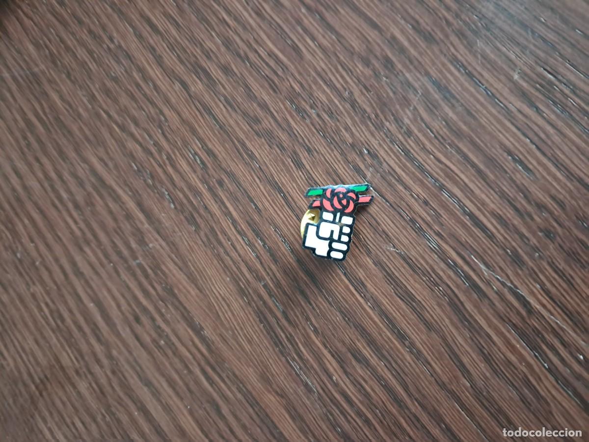 Sammlung von Pins: pin de pol&iacute;tica, PSOE.