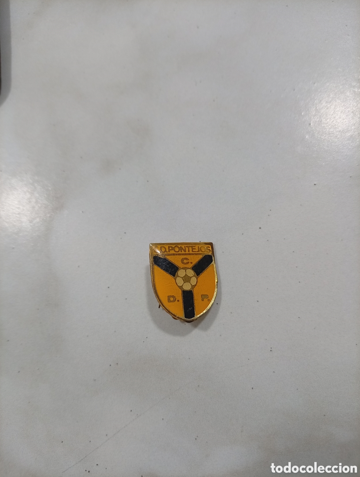 Pins de colecci&oacute;n: Pin imperdible futbol pontejos