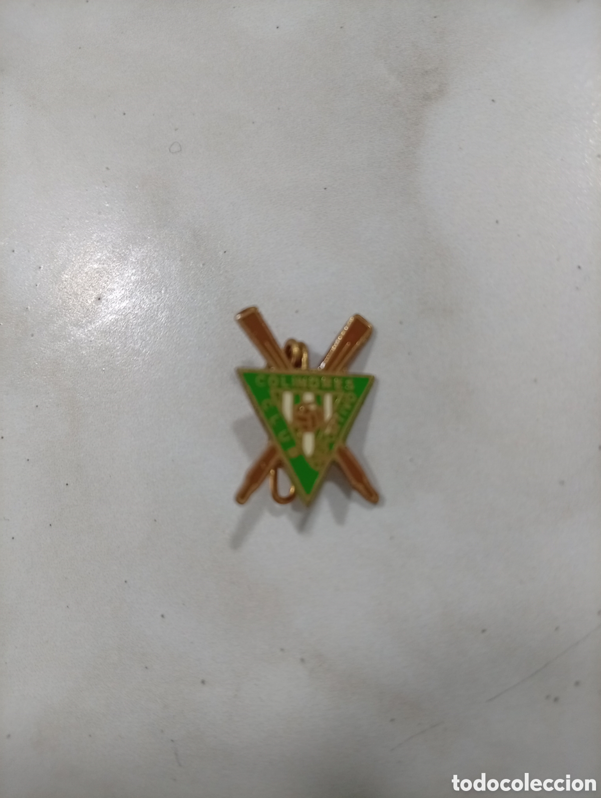 Pins de colecci&oacute;n: Pin imperdible futbol colindres