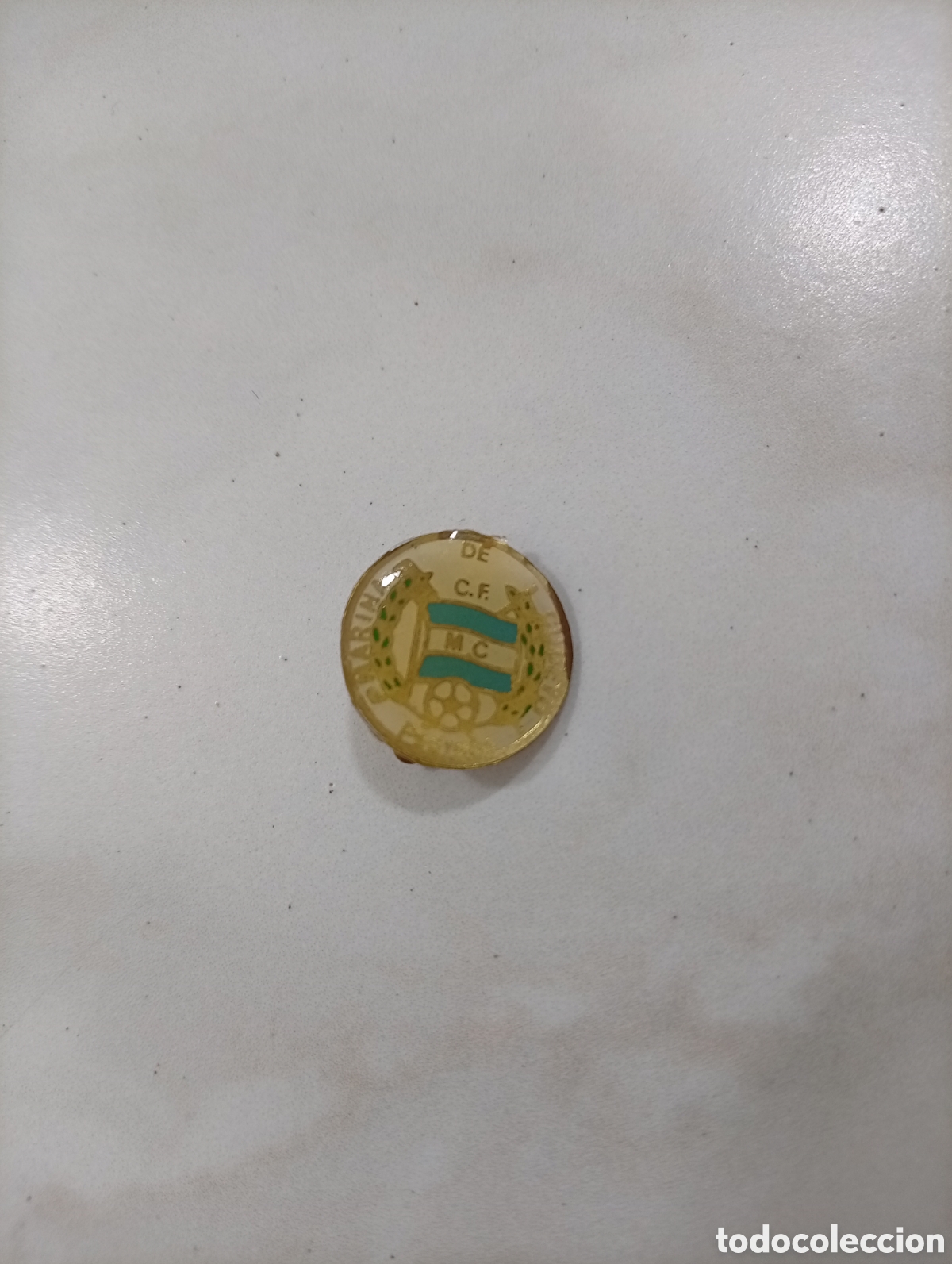 Pins de colecci&oacute;n: Pin imperdible futbol marina de cudeyo