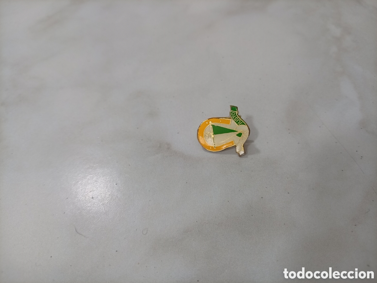 Pins de colecci&oacute;n: Pin imperdible futbol san justo