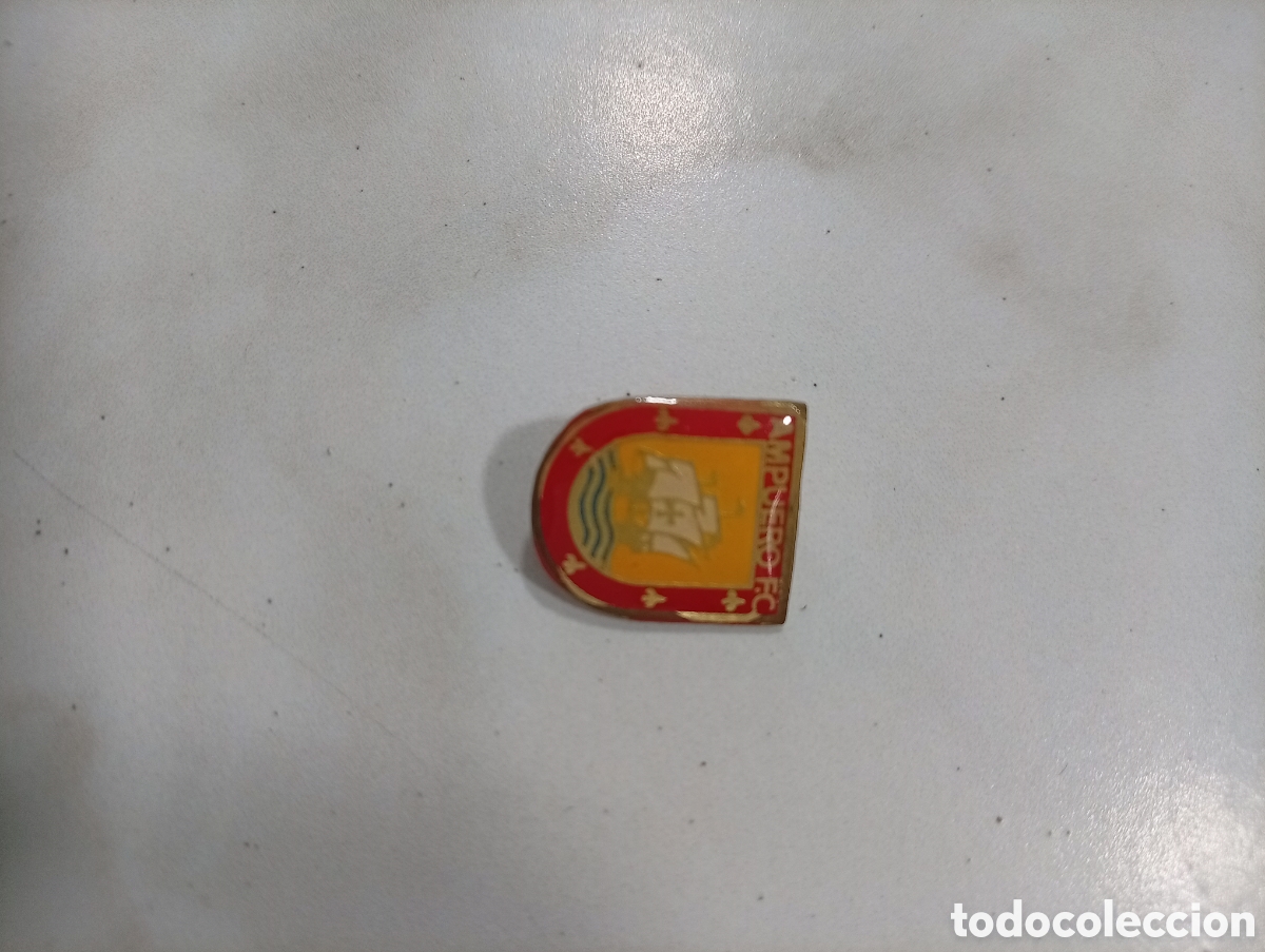 Pins de colecci&oacute;n: Pin imperdible futbol Ampuero