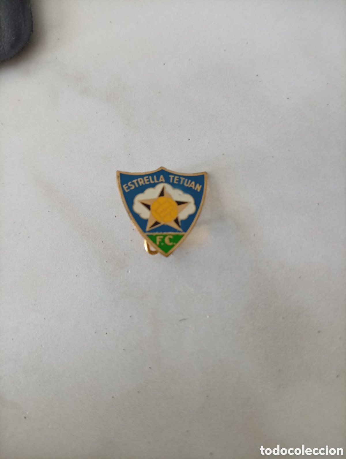 Pins de colecci&oacute;n: Pin imperdible futbol estrella tetuan