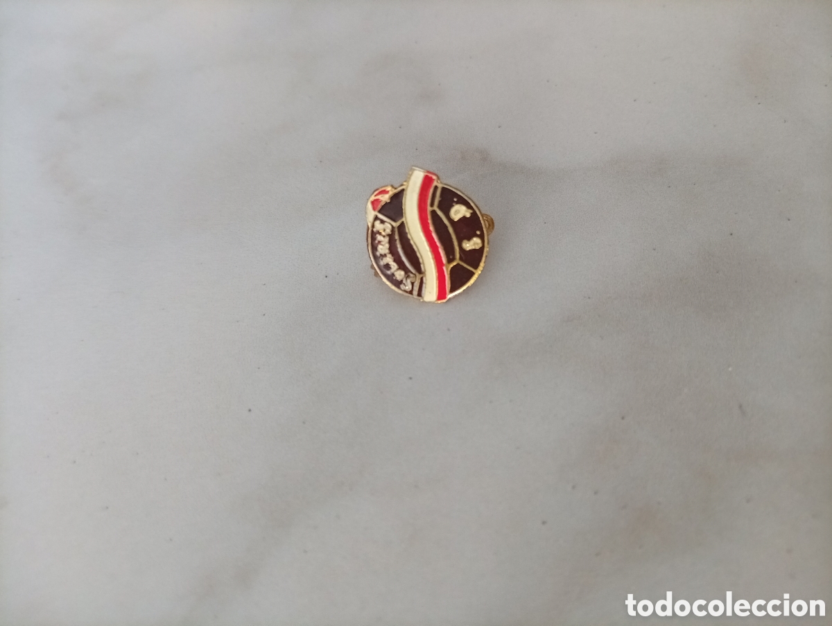 Pins de colecci&oacute;n: Pin imperdible futbol solares