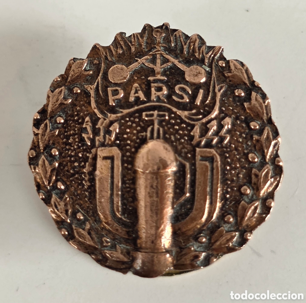 Pins de colecci&oacute;n: Antigua Insignia de Cobre Comunidad Parsi - Zoroastrismo India - Masoneria