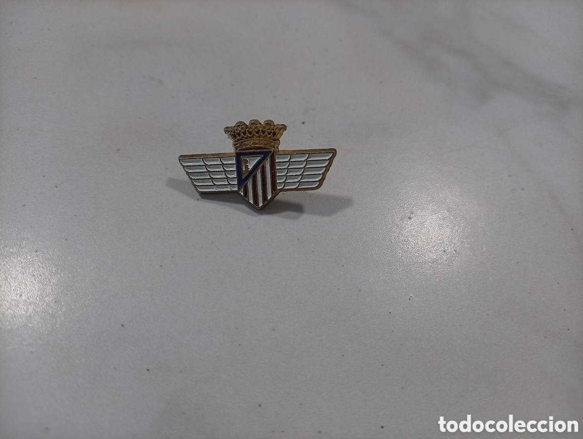 Pins de colecci&oacute;n: Pin imperdible futbol aviaci&oacute;n