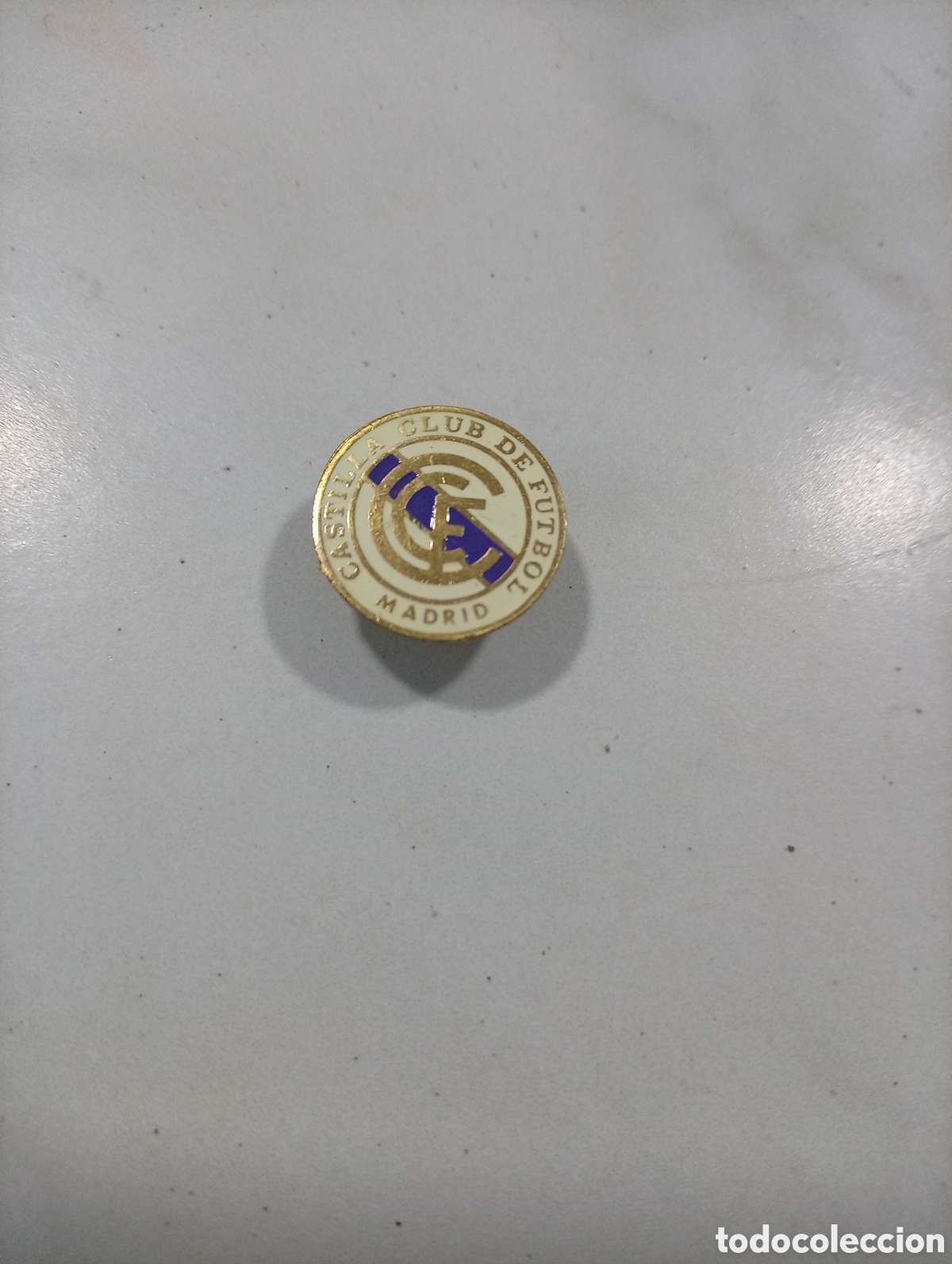 Pins de colecci&oacute;n: Pin ojal futbol Madrid castilla