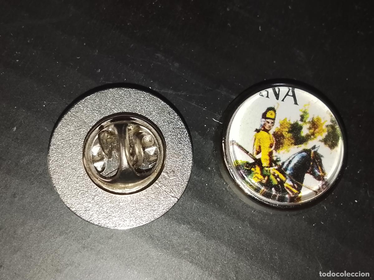 Pins de colecci&oacute;n: pin redondo metal - correos espa&ntilde;a caballeria ejercito militar soldados a caballo