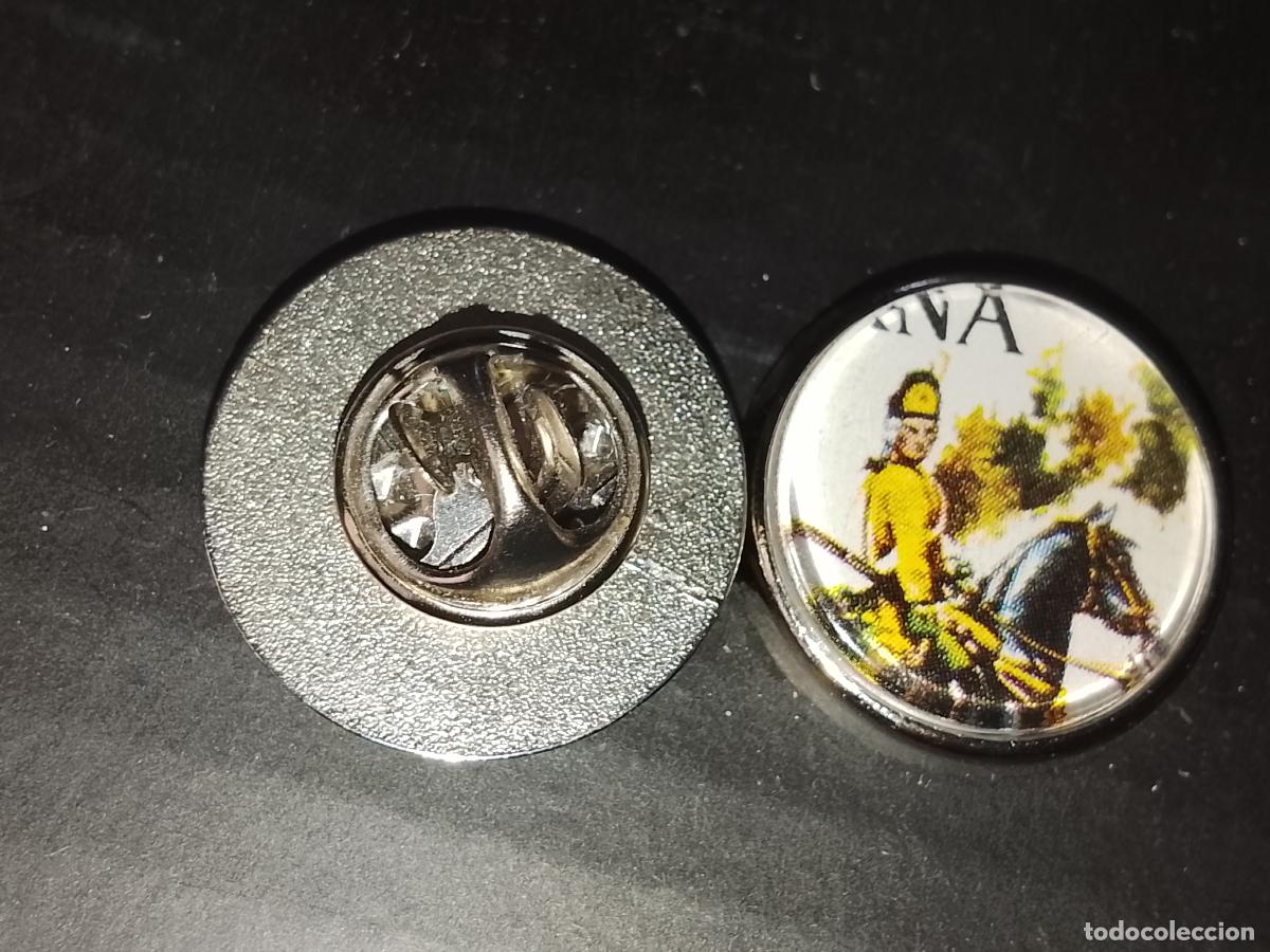 Pins de colecci&oacute;n: pin redondo metal - correos espa&ntilde;a caballeria ejercito militar soldados a caballo