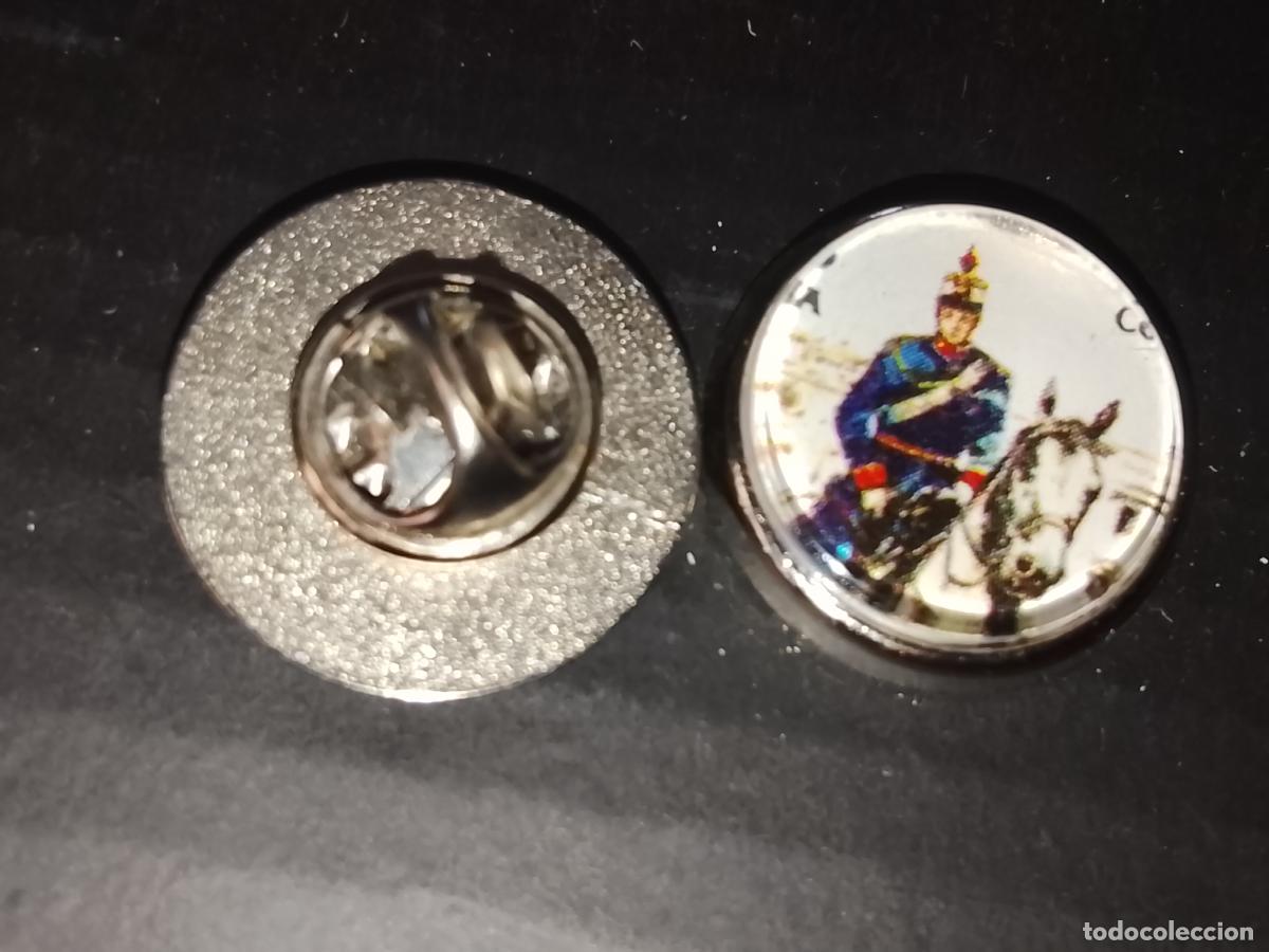 Pins de colecci&oacute;n: pin redondo metal - correos espa&ntilde;a caballeria ejercito militar soldados a caballo