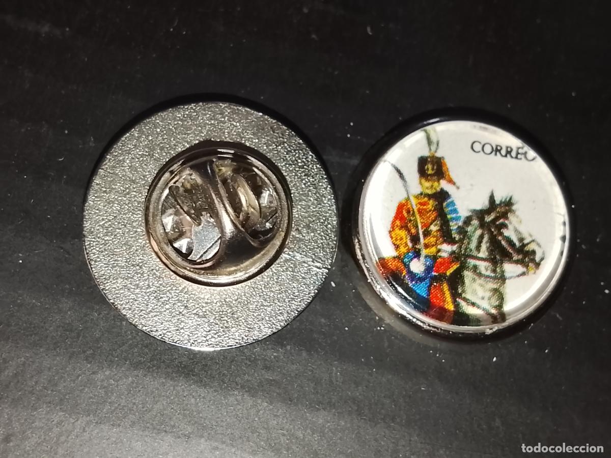 Pins de colecci&oacute;n: pin redondo metal - correos espa&ntilde;a caballeria ejercito militar soldados a caballo