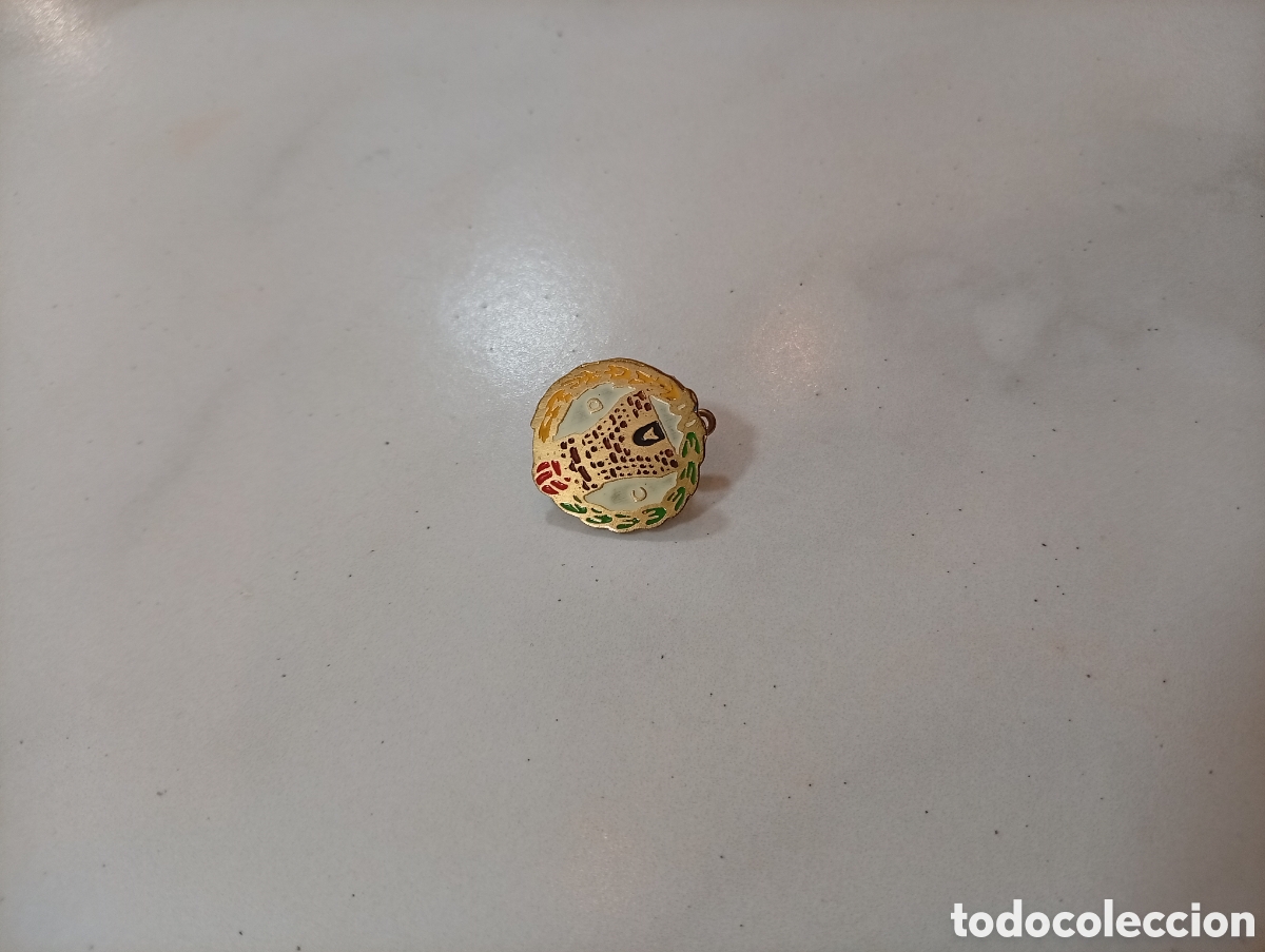 Pins de colecci&oacute;n: Pin imperdible futbol almaden