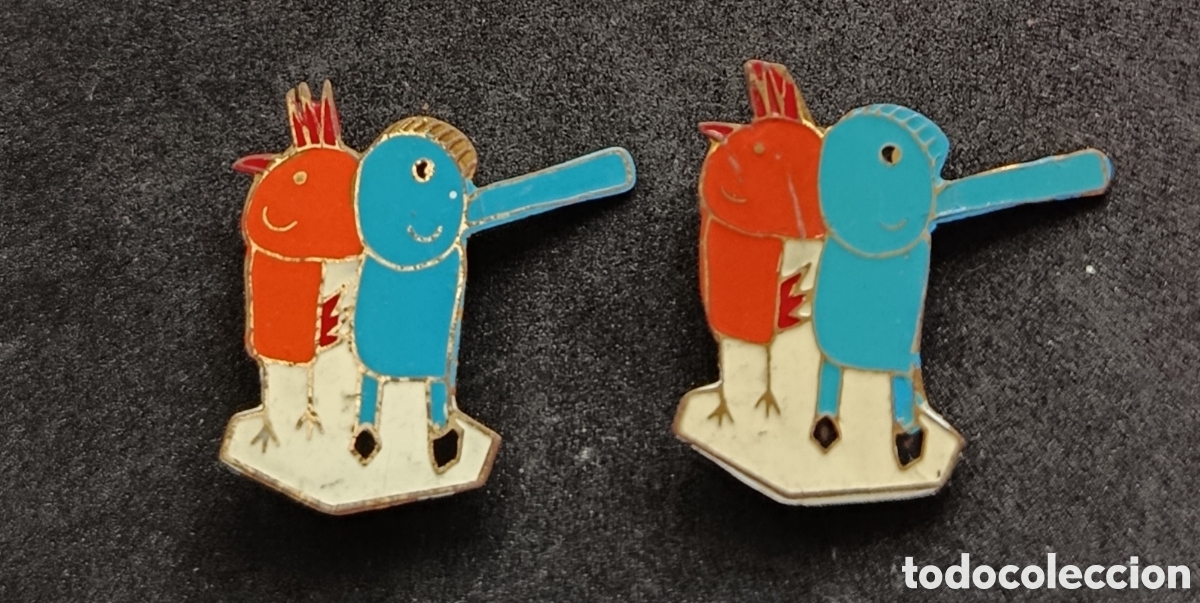 Pins de colecci&oacute;n: LOTE 2 ANTIGUOS BROCHE INSIGNIA DE TELEVISI&Oacute;N. PROGRAMA GALLIFANTES JAVIER SARD&Aacute;. NO PIN