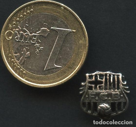 Pins de colecci&oacute;n: F&Uacute;TBOL, INSIGNIA DE PLATA, PIN ANTIGUO, F&Uacute;TBOL CLUB BARCELONA, 75 ANIVERSARIO, F.C.B.
