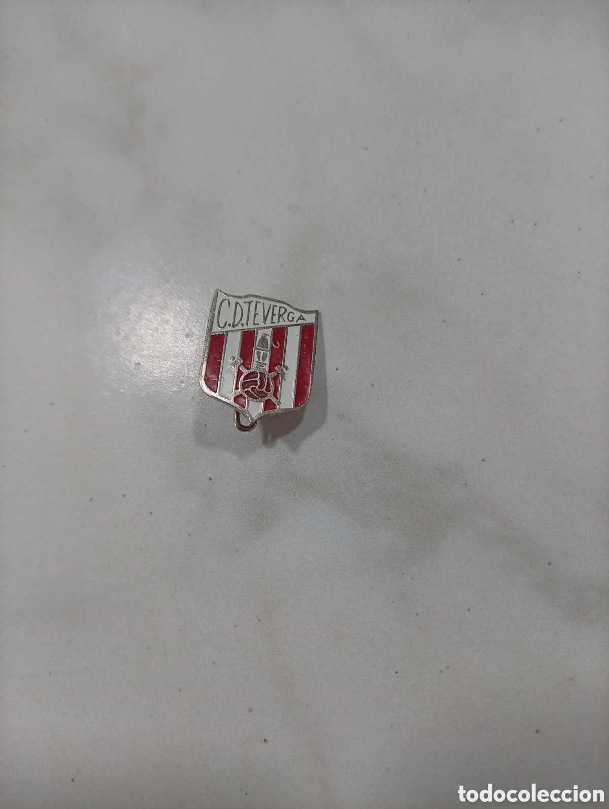 Pins de colecci&oacute;n: Pin imperdible futbol taverga