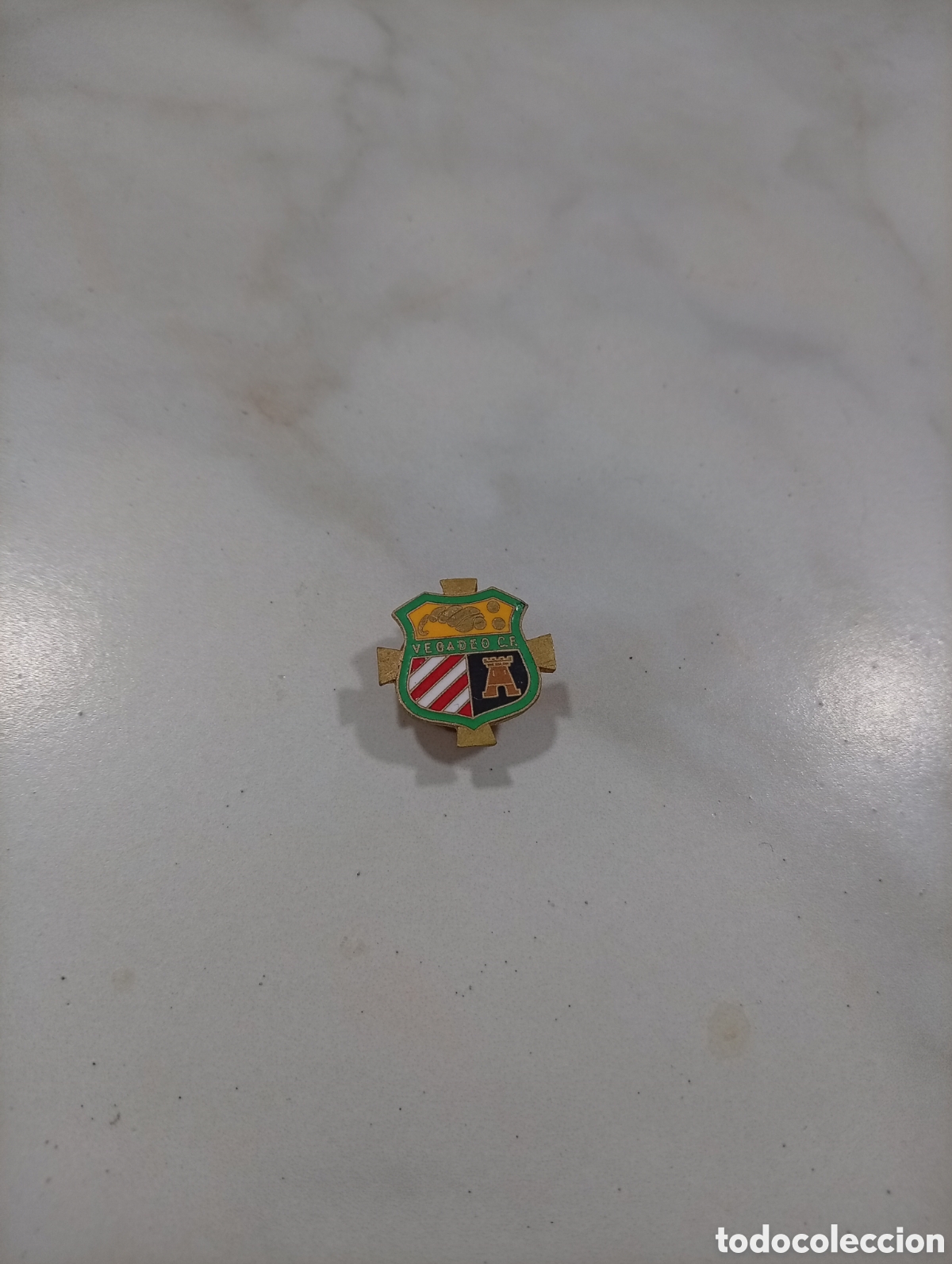 Pins de colecci&oacute;n: Pin ojal futbol vegadeo