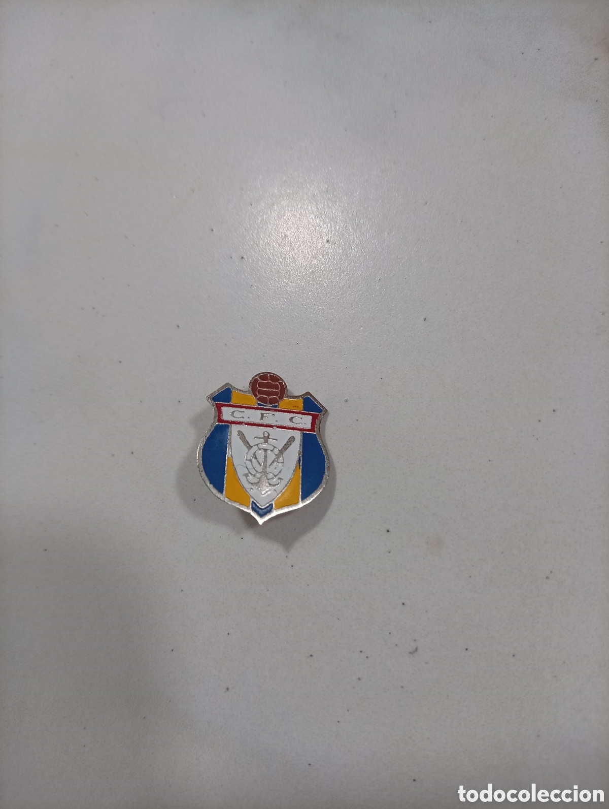 Pins de colecci&oacute;n: Pin imperdible futbol cimadevilla