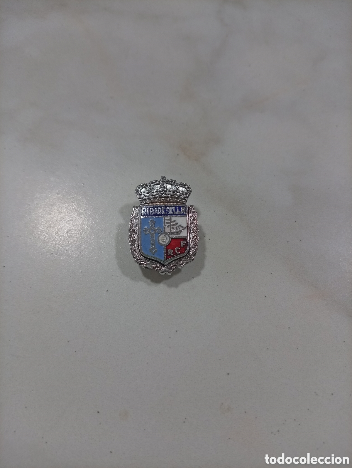 Pins de colecci&oacute;n: Pin ojal futbol Ribadesella