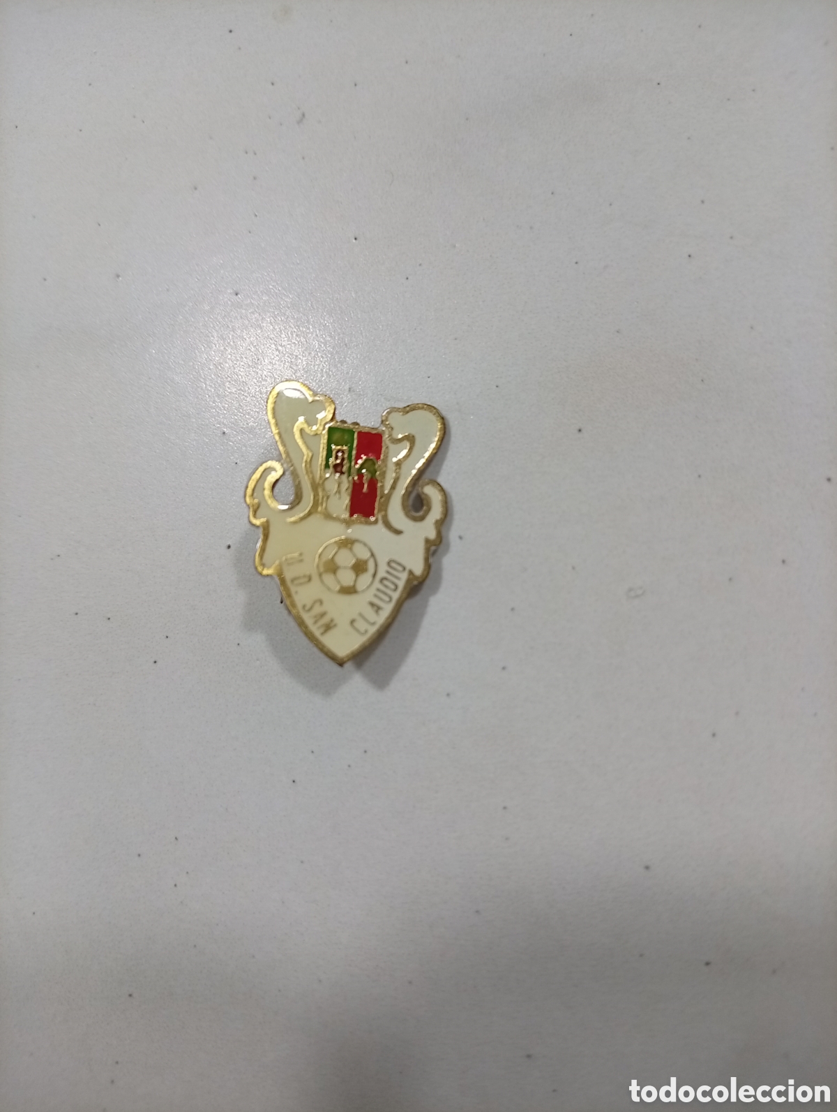 Pins de colecci&oacute;n: Pin imperdible futbol san Claudio