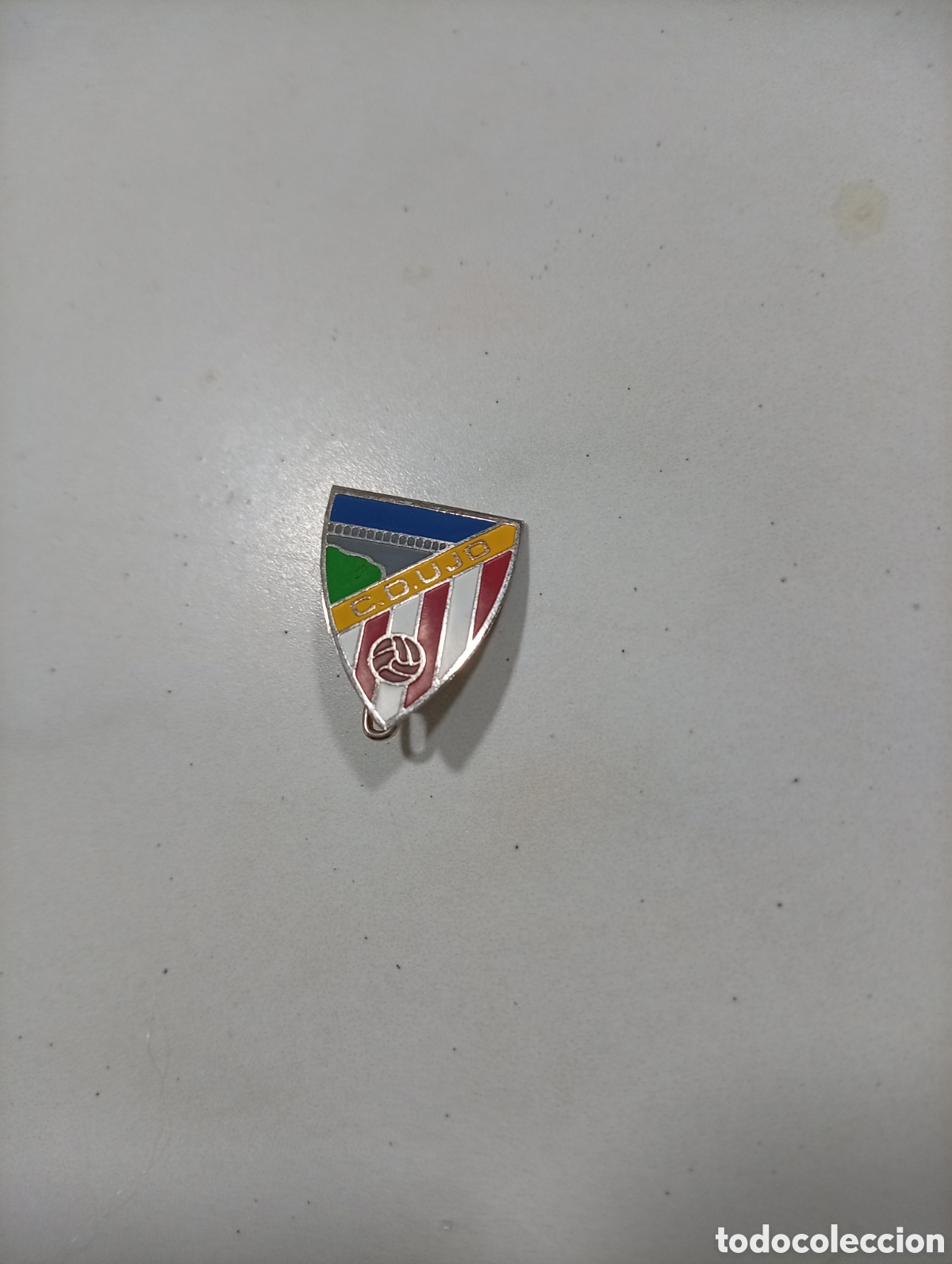 Pins de colecci&oacute;n: Pin imperdible futbol ujo