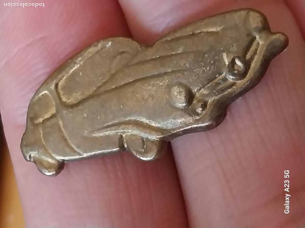 Pins de colecci&oacute;n: COCHE DEPORTIVO METAL DORADO PIN PINCHO BLISTER 3CMS LARGO