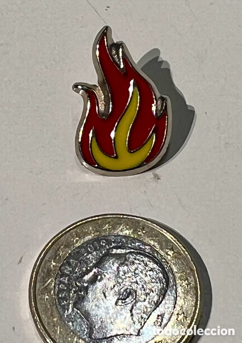 Pins de colecci&oacute;n: Pin. Llama de fuego. Metal.