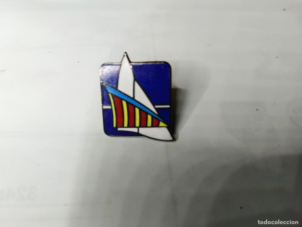 Pins de colecci&oacute;n: RARO PIN ESMALTADO DE LA FEDERACION DE VELA DE LA COMUNIDAD VALENCIANA - FVCV