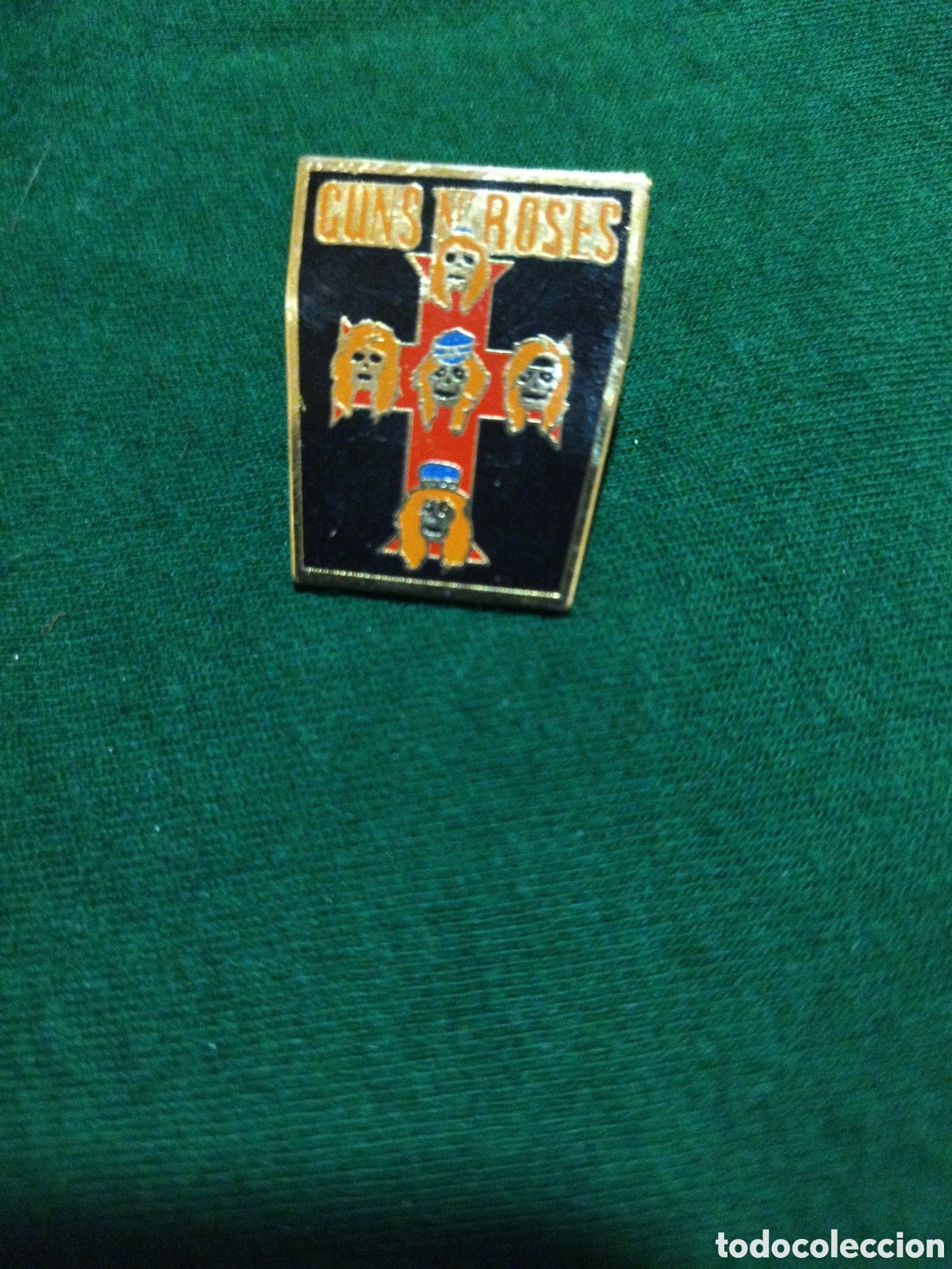 Pins de colecci&oacute;n: Pin Gun's n' Roses. A&ntilde;os noventa.