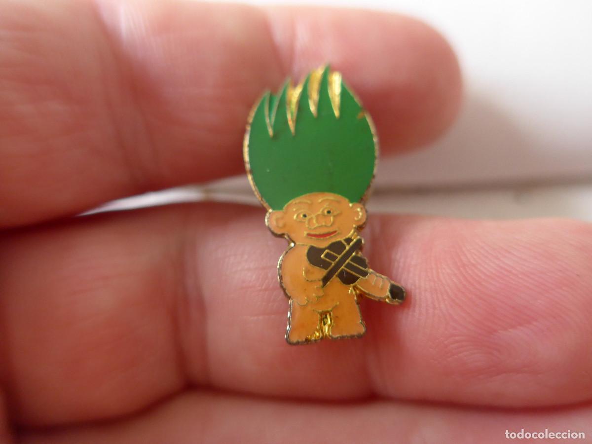 Pins de colecci&oacute;n: PIN TROLL CON PELO VERDE TOCANDO EL VIOLIN - Foto 2