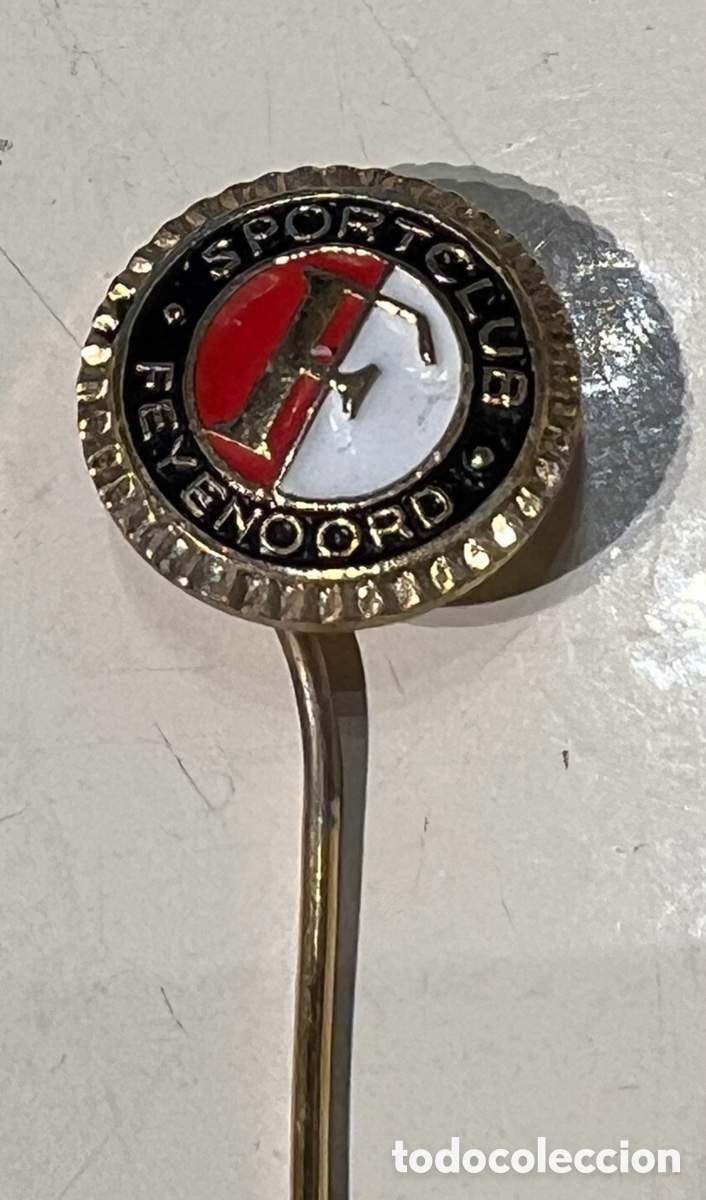 Pins de colecci&oacute;n: Pin de aguja. Insignia Club Deportivo FEYENOORD. Holanda. A&ntilde;os 70.