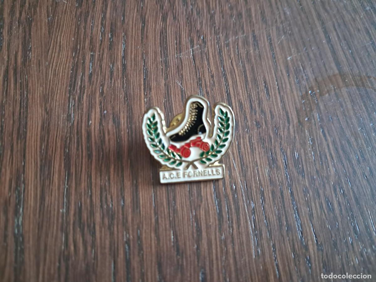 Pins de colecci&oacute;n: pin de publicidad, patinaje, A.C.E. Fornells, Menorca.