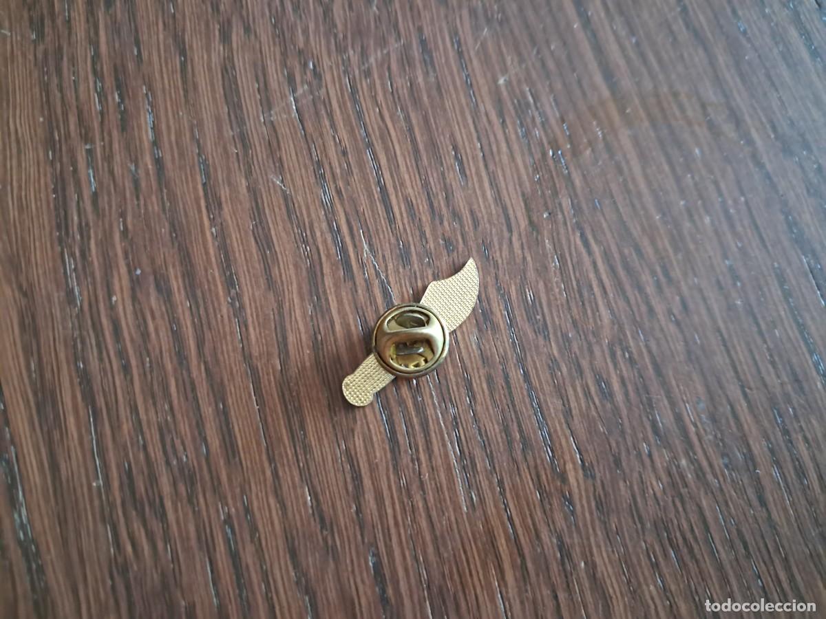 Pins de colecci&oacute;n: pin de metal, pu&ntilde;al. - Foto 2