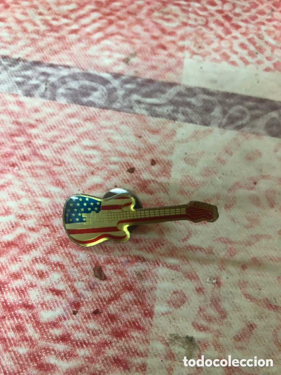 Pins de colecci&oacute;n: Pin antiguo guitarra
