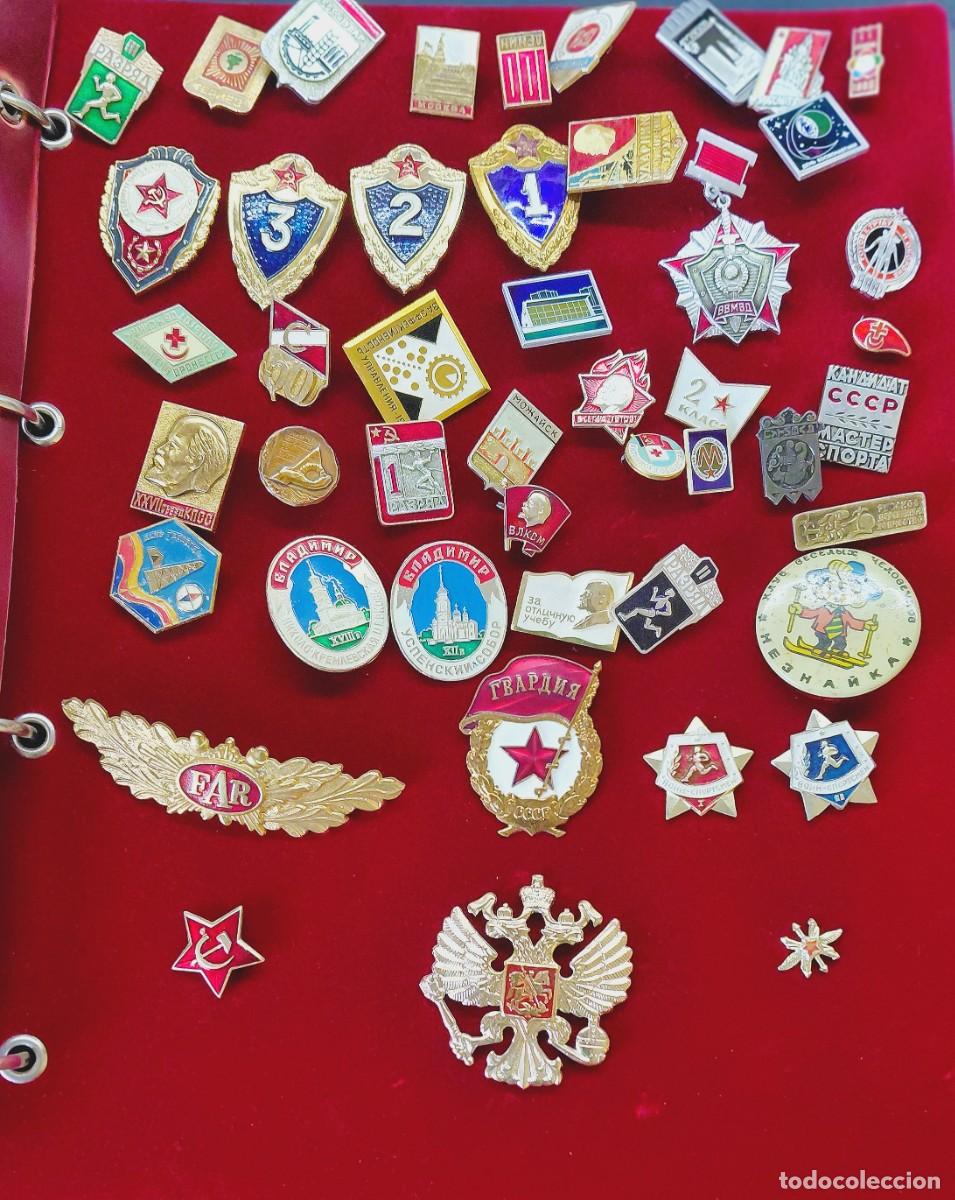 Pins de colecci&oacute;n: Precioso lote de aproximadamente 830 PINS encapsulados en tres &aacute;lbumes especiales