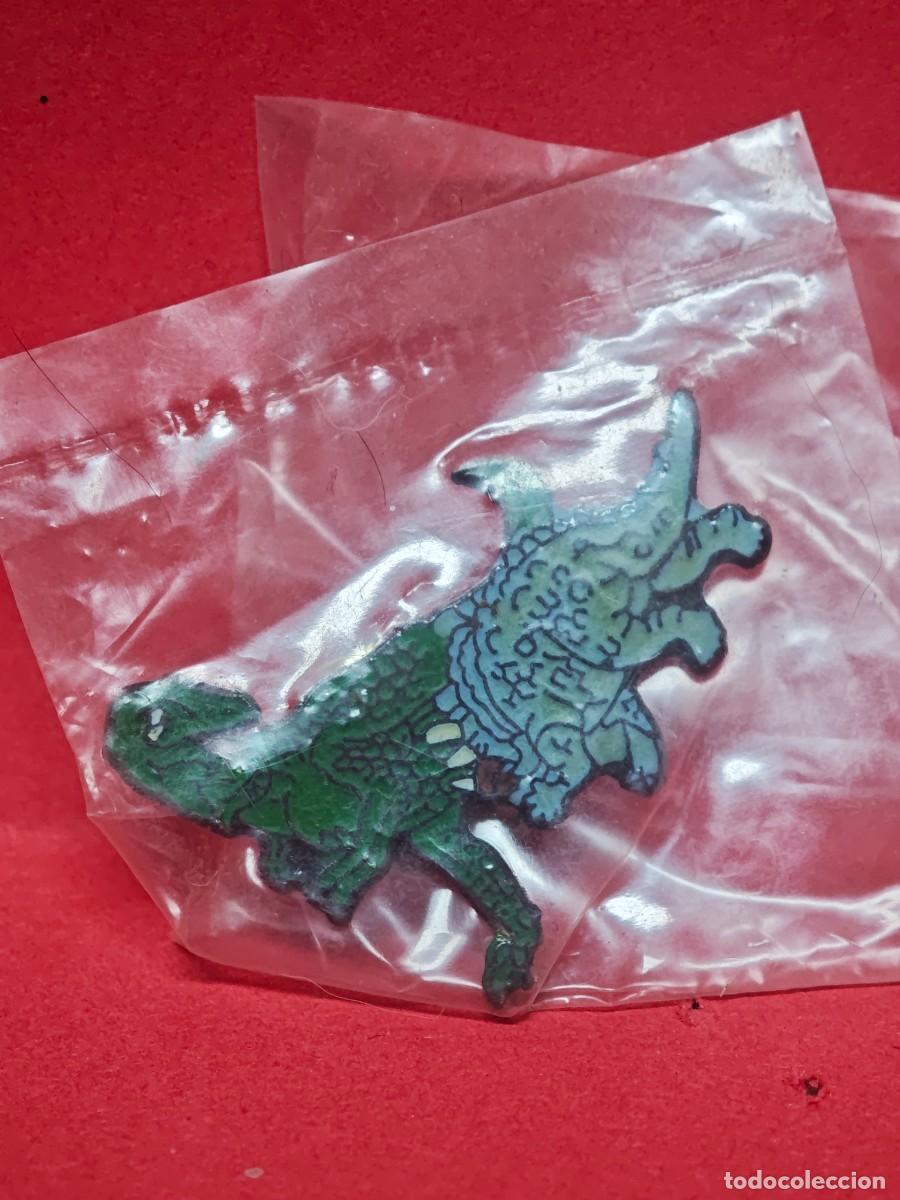 Pins de colecci&oacute;n: PIN JURASSIC PARK DINOSAURIO PRECINTADO
