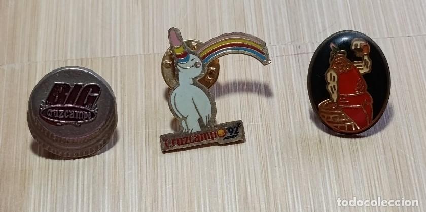 Sammlung von Pins: Lote de 3 Pins Vintage Cruzcampo Curro Expo 92 Gambrinus y Big Cruzcampo