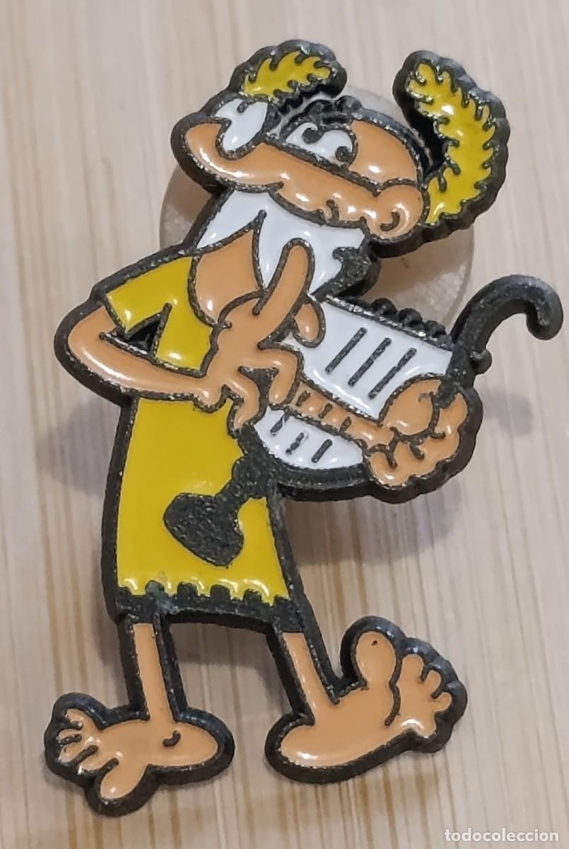 Sammlung von Pins: Pin Vintage Mortadelo Disfrazado de Griego / Lira - Promocional Tang / F. Ib&aacute;&ntilde;ez (1994)