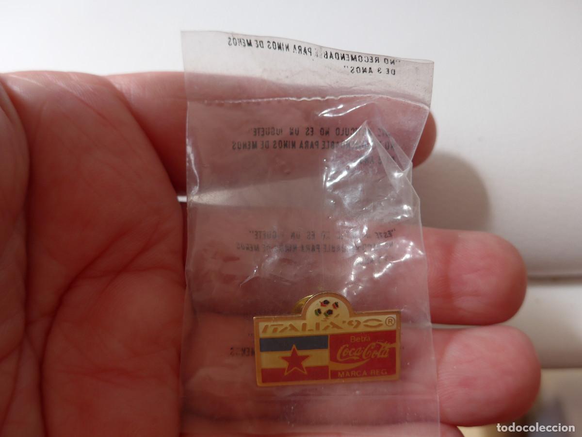 Pins de colecci&oacute;n: PIN COCA COLA Y MUNDIAL ITALIA 90
