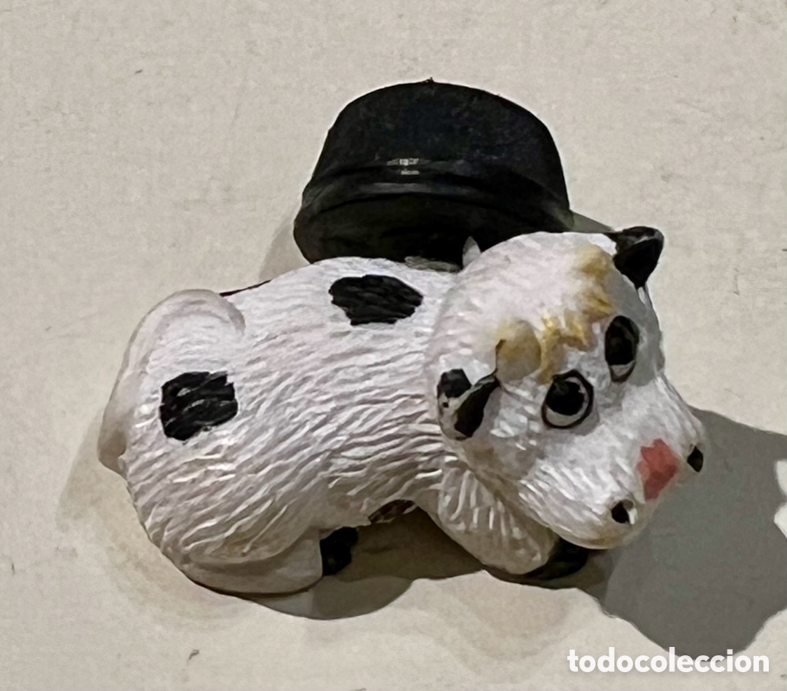 Pins de colecci&oacute;n: Pin. Vaca sentada. Resina. A&ntilde;os 90.