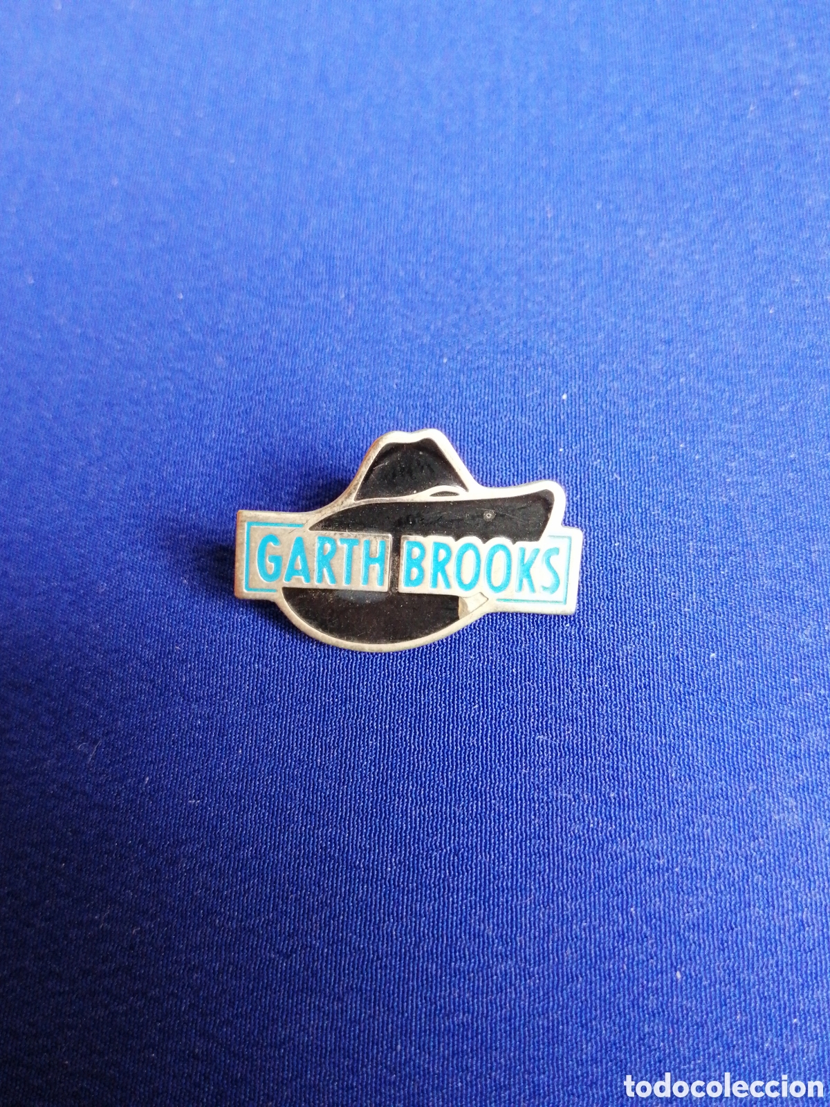 Sammlung von Pins: GARTH BROOCKS M&Uacute;SICO COUNTRY