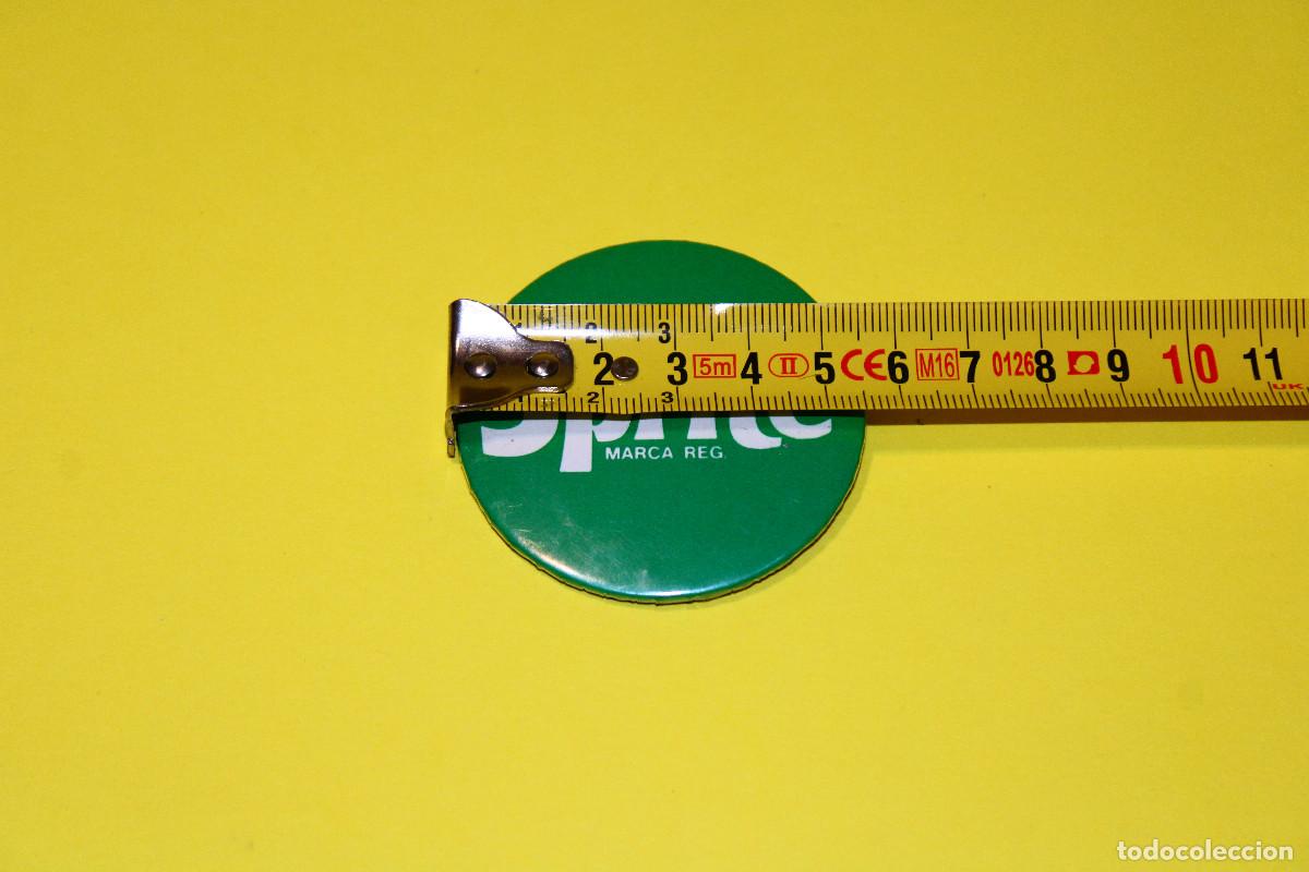 Pins de colecci&oacute;n: CHAPA / PIN SPRITE | BEBA SPRITE | &Oslash; 5.5 cm - Foto 3