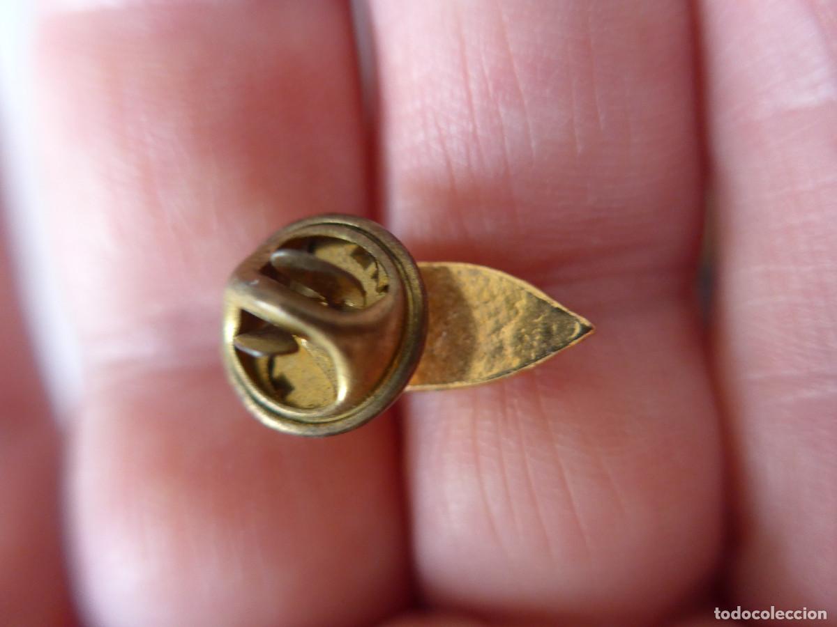 Pins de colecci&oacute;n: PIN EN FORMA DE BELLOTA - Foto 2