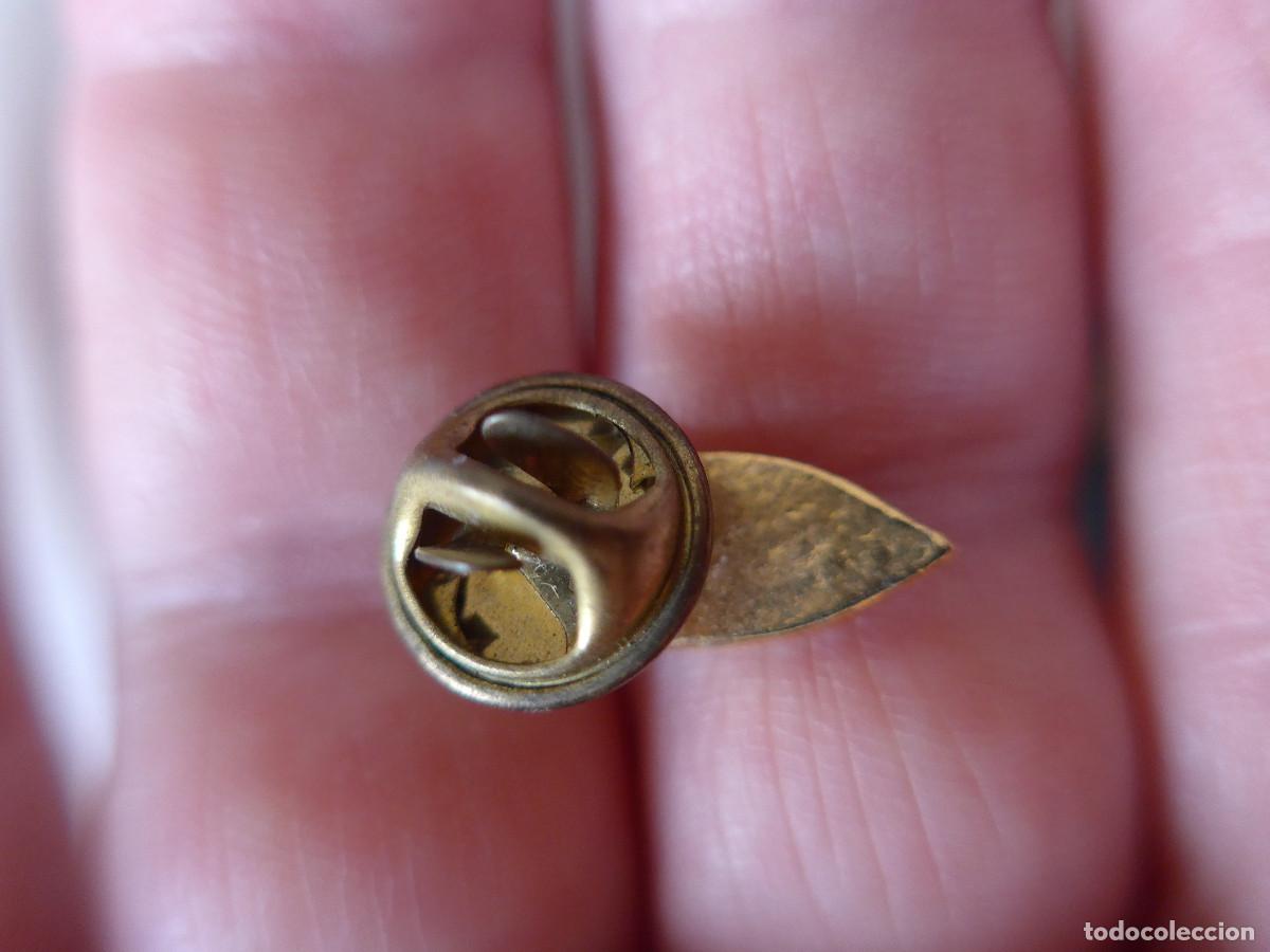 Pins de colecci&oacute;n: PIN EN FORMA DE BELLOTA - Foto 3