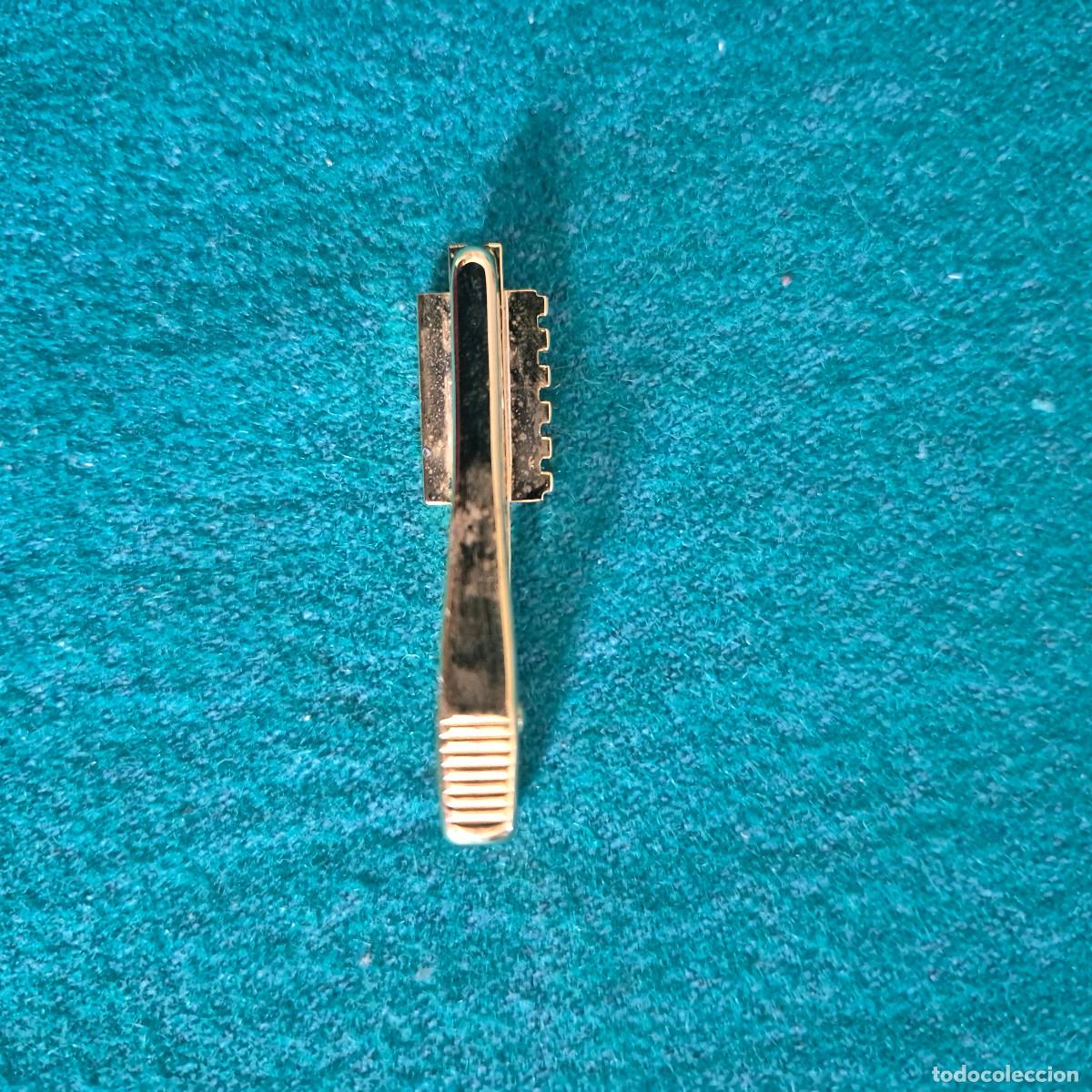 Pins de colecci&oacute;n: TRABA DE CORBATA KOBE - Foto 4