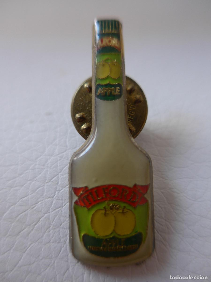 Pins de colecci&oacute;n: PIN BOTELLA DE LICOR DE MANZANA TILFORD