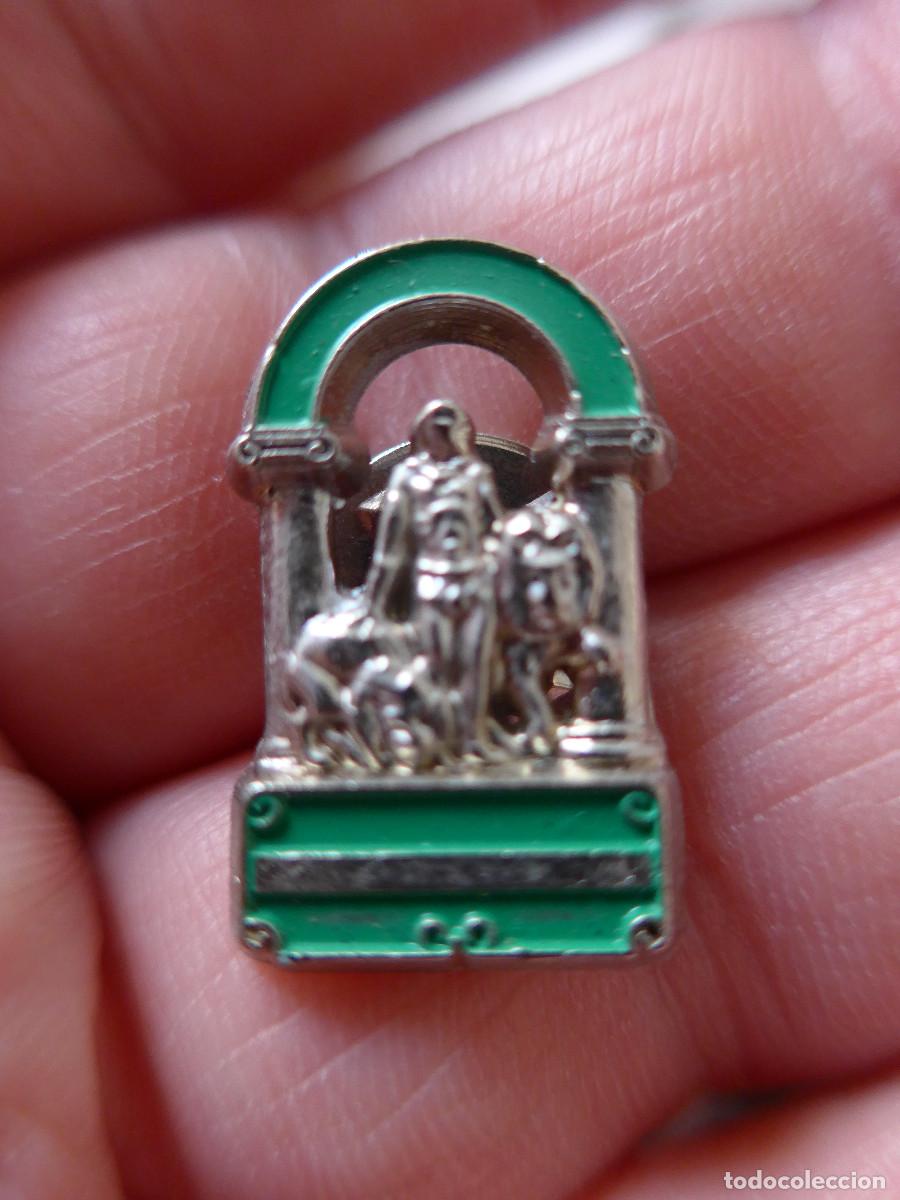 Pins de colecci&oacute;n: PIN DE LA JUNTA DE ANDALUCIA CON LAS TORRES DE HERCULES CADIZ