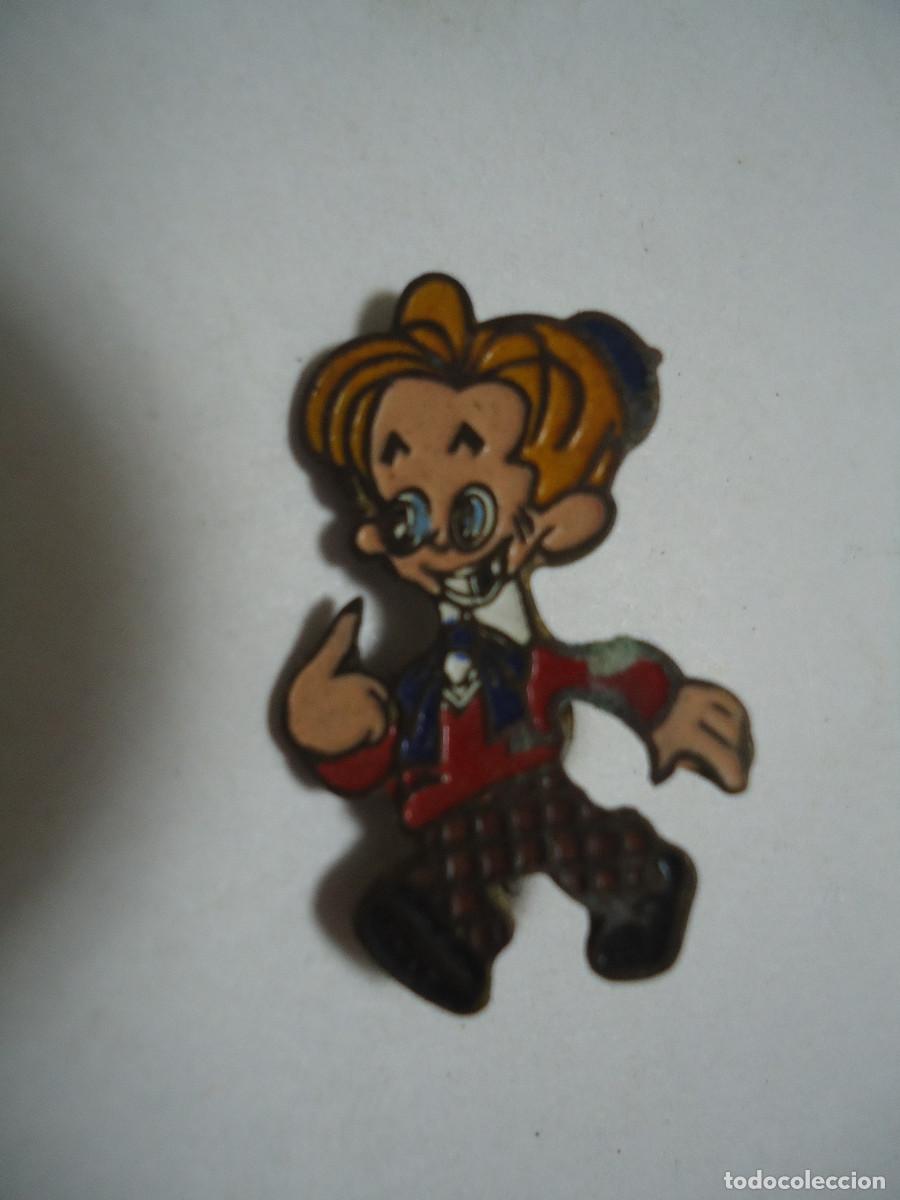 Sammlung von Pins: INSIGNIA DE ALFILER ANTIGUA DE PUBLICIDAD DE CHOCOLATES NOGUEROLES. KITIN MASCOTA. -- 24